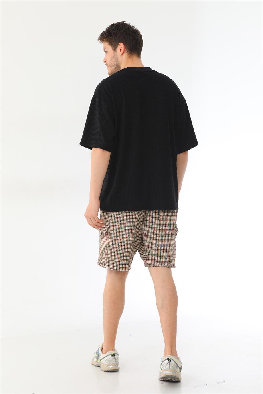Stranger nakış detaylı siyah kadife oversize t-shirt